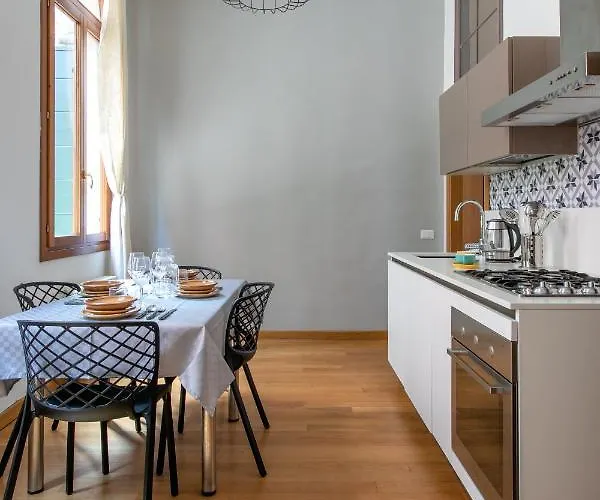 Rialto Bridge Lovely