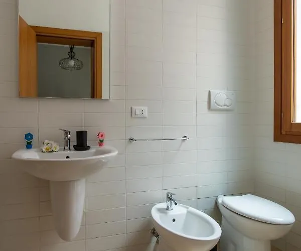 Rialto Bridge Lovely *